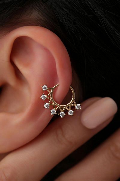 Bayar Gold 14 Carat Gold 7 Stone Crown Piercing