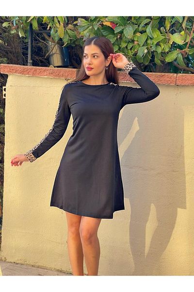 Simala Rochie mini-lungime pentru femei, cu mâneci lungi, cu decolteu, cu mâneci leopard