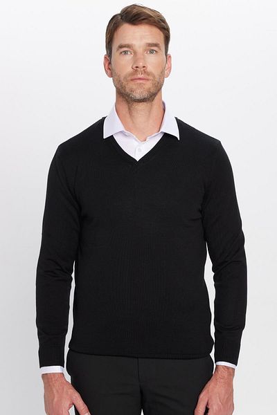 Tudors Herren-Strickpullover aus Baumwolle mit normaler Passform und normaler Passform und V-Ausschnitt in Schwarz