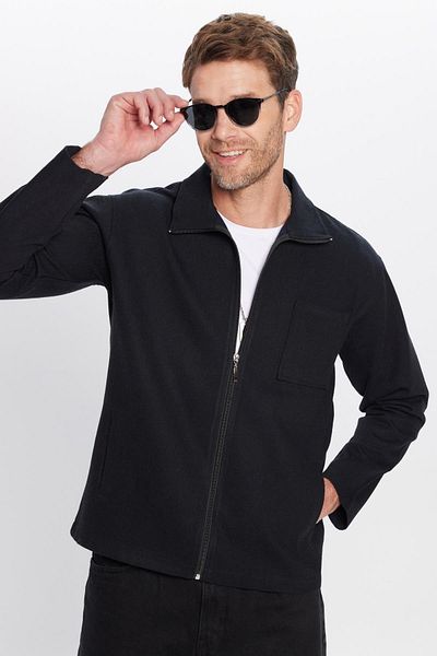 Tudors Unisex Relax Fit Χαλαρή εφαρμογή με τσέπες με φερμουάρ Χειμερινό μαύρο όρθιο πουκάμισο σε στυλ μπουφάν