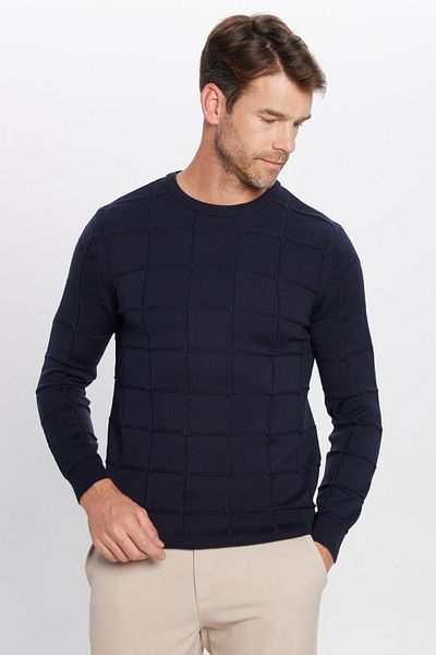 Tudors Marineblauer Strickpullover für Herren mit schmaler Passform und Rundhalsausschnitt und quadratischem Muster