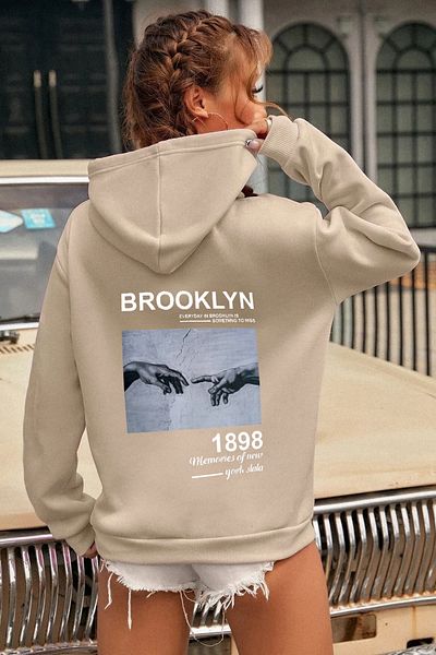 ciwi&life Μπεζ φούτερ με θέμα Unisex Brooklyn Hand 1898
