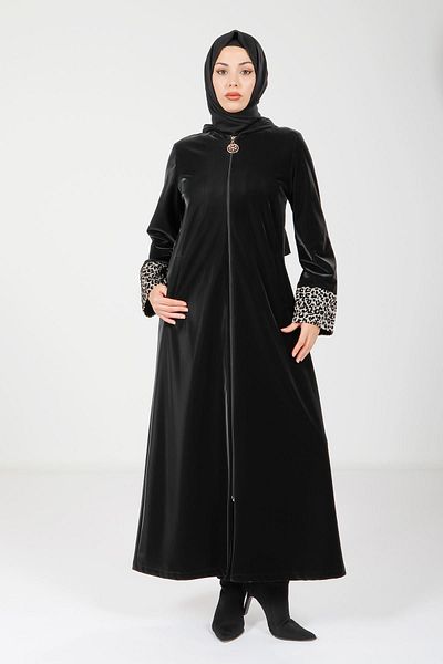 Beyza Μαύρο Hijab Ferace με λεοπάρ λεπτομέρεια στους μανίκια και κουκούλα 9050