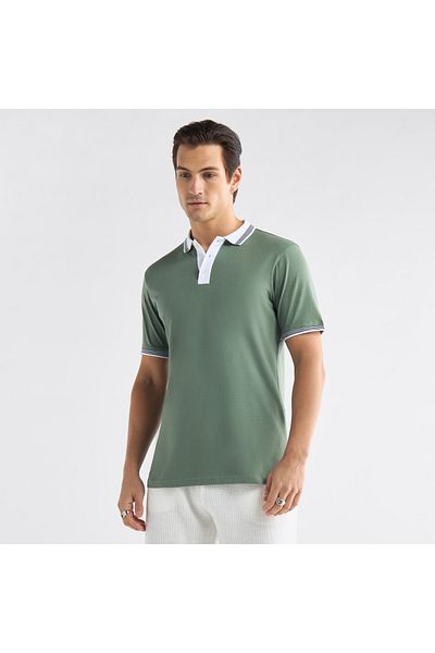 FAV Colourblock Polo T-shirt with Short Sleeves and Button Closure