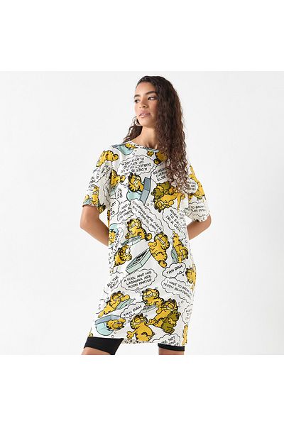 SP Characters All-Over Garfield Print Longline T-shirt with Short Sleeves