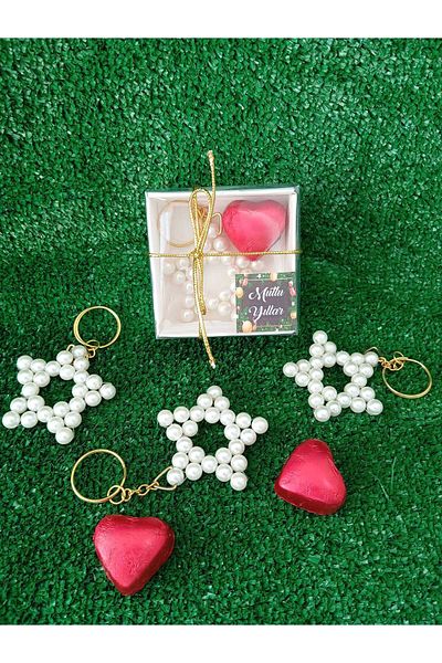 ZEKAAVM Christmas Gift 10 Pieces Pearl Star Keychain and Chocolate
