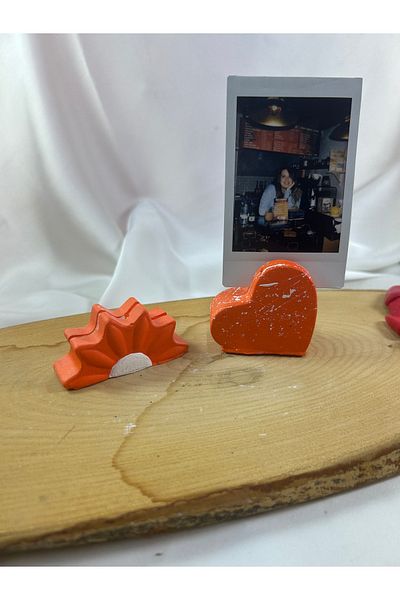 Melouro 2-Piece Photo and Card Set with Orange Daisy and Heart - Note Holder and Wedding Name Holder