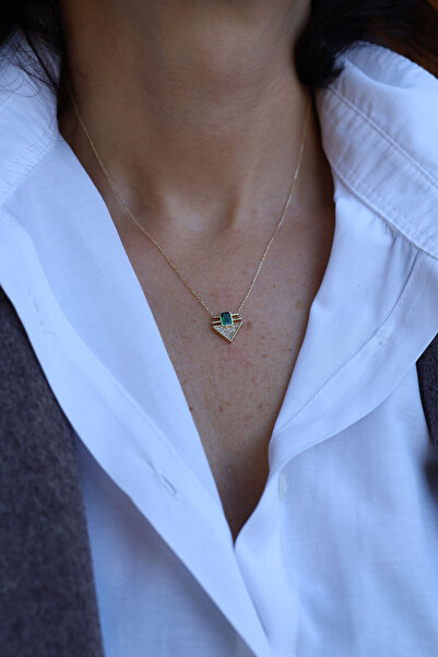 Yenigün Kuyumculuk 14 Ayar Altın Üçgen Tasarım Baget Yeşil Taşlı Kolye