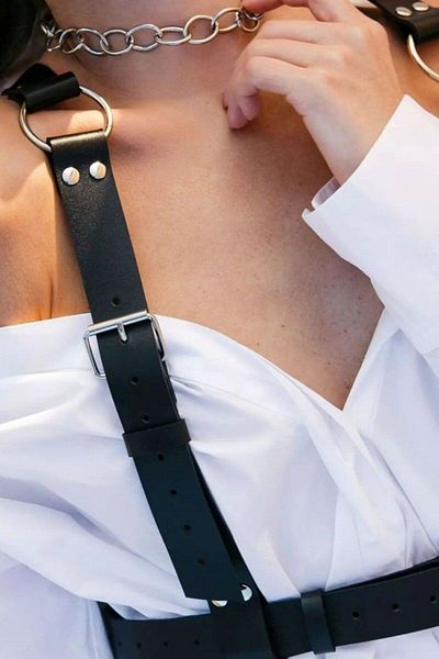 Angels Passion Adjustable Stylish Leather Belt with Ring Detail and Shoulder Strap