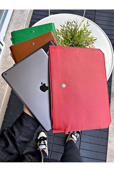 WATCHOFROYAL Clutch Red Handbag