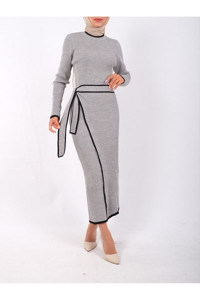 Modamorfo Alerli Strickkleid mit seitlich gebundenen Röcken