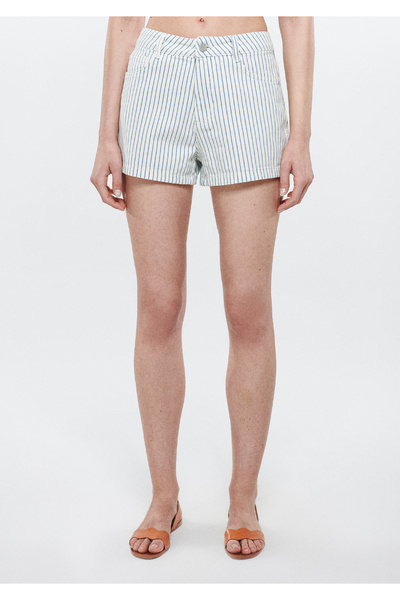 Mavi Pantaloni scurți albi cu dungi 1410103-85477