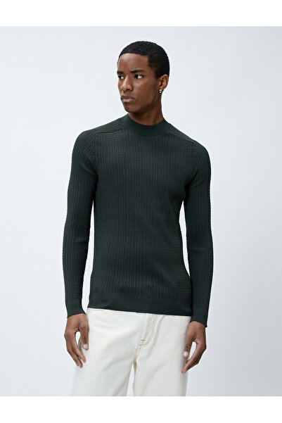 Koton Strukturierter Strickpullover mit Rundhalsausschnitt und schmalem Schnitt