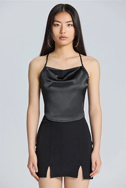 World Fashion Trends WFT2519 Bluză din satin fără spate, cu detaliu de legare