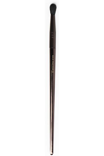 Max Factor Pro Eyeshadow Blender Brush E17 by Mashael Ajeel