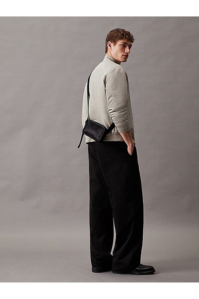 Calvin Klein Minimal Leather Black Men's Shoulder Bag - Adjustable Strap K50K 511850 -Beh
