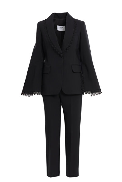 GİZİA Kolları Ve Yakası Dantel Detaylı Siyah Ceket Pantolon Takım