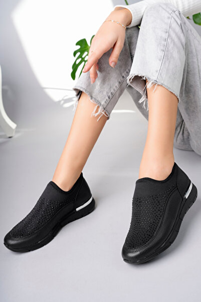 Nexs Kadın Siyah Desenli Taşlı Alçak Taban Ortopedik  Ayakkabı