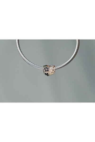 CYB STUDİO GOLD TABANLI SİYAH BEYAZ DESENLİ KALP ŞEKLİNDE PASLANMAZ ÇELİK CHARM