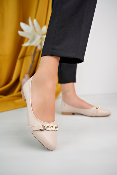 Genel Markalar Classy Sivri Burun Zincir Aksesuarlı Günlük Kadın Babet