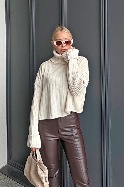 Swist Pulover de damă din tricotaj crop cu detaliu manșetă cu gât roșu