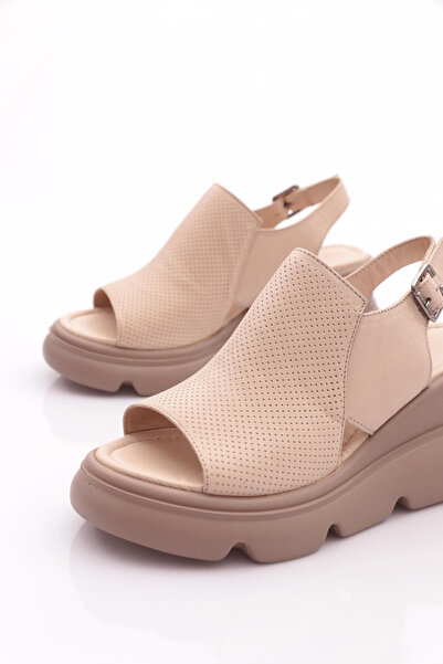 DGN Women's Thick Sole Sandals Beige 3122187635108