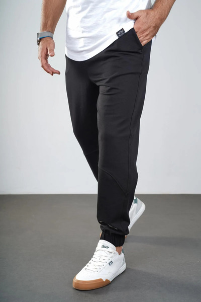 Butik TREND BIZ Ανδρική φόρμα με κανονική εφαρμογή με λεπτομέρεια ετικέτας στη μέση και το πόδι