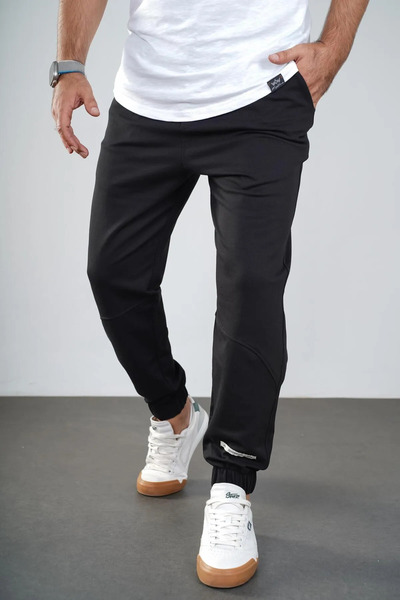 Butik TREND BIZ Ανδρική φόρμα με κανονική εφαρμογή με λεπτομέρεια ετικέτας στη μέση και το πόδι