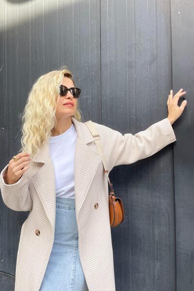 Sue Store Παλτό Oversize Stash με ζώνη με επένδυση από ψαροκόκκαλο σε λευκό χρώμα