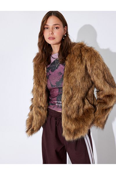 Koton X İnji Oversize Faux Fur Coat - με κουκούλα και λεπτομέρεια τσέπης με κουμπιά
