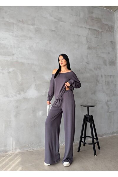 ILLE طقم بدلة رياضية برقبة قارب