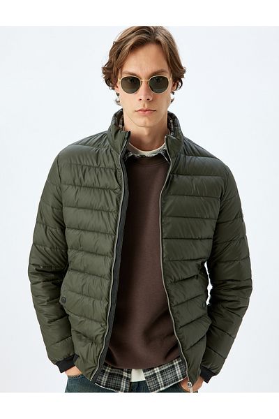Koton Latexová tkanina Slim Fit Puffer Jacket s detailem štítku se stojáčkem