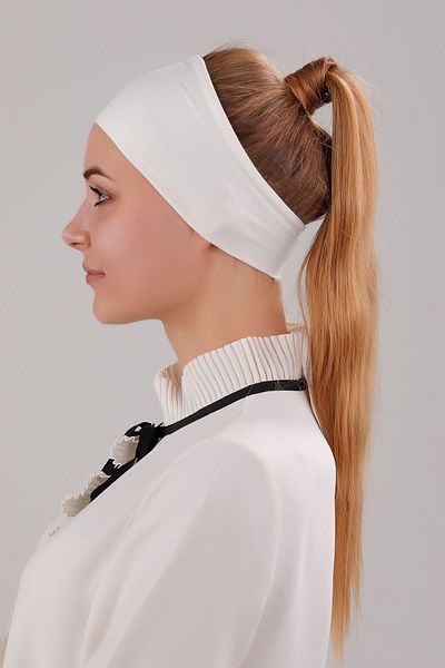 Melodi Scarf Sports Bonnet - Ecru Black Delicate, Non-Slip Bandana