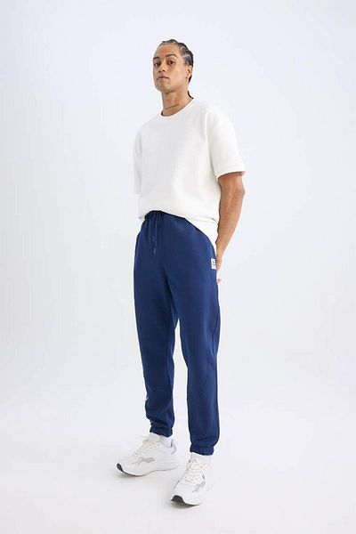 DeFacto Dicke Jogger-Jogginghose der NBA Los Angeles Lakers mit Standard-Passform – elastische Taille und Schnürung