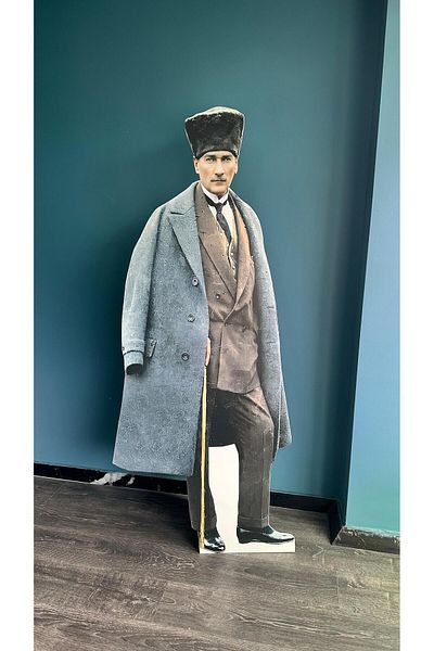 Dakik Maket Adam Colorful Atatürk Model with Feet, Coat, Hat and Cane Model Mustafa Kemal Atatürk Model