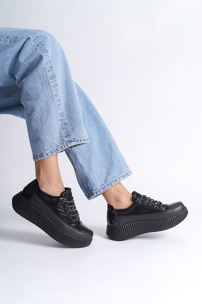 Capone Outfitters حذاء رياضي نسائي مزين بالأحجار