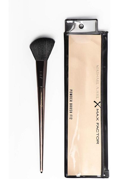 Max Factor Pro Powder & Blush Brush F12 by Mashael Ajeel