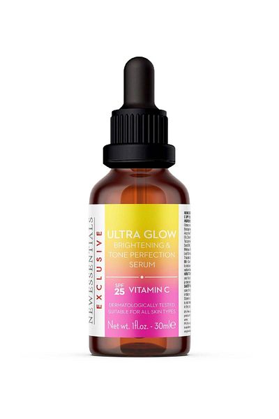 New Essentials Lighting Stain Containing Vita-C - Sunscreen-SPF25 (UVA+UVB)