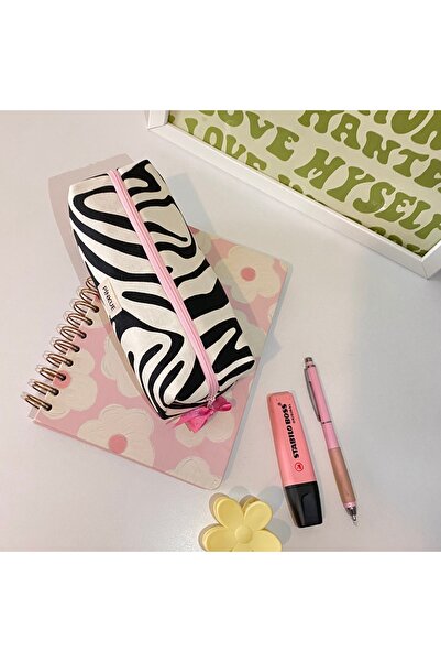 PİNKUE Несесер/чантичка за гримове с шарка на зебра