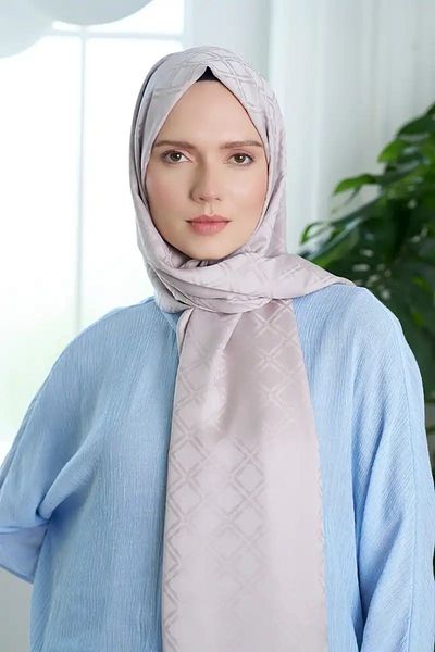 Madame Polo Colecție Timeless cu model pătrat de nurcă