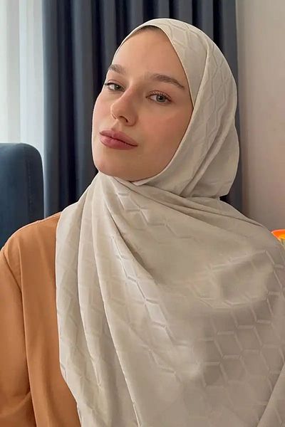 Madame Polo JAKAR NOVA Shawl - Diamond Patterned, Off-White Silky