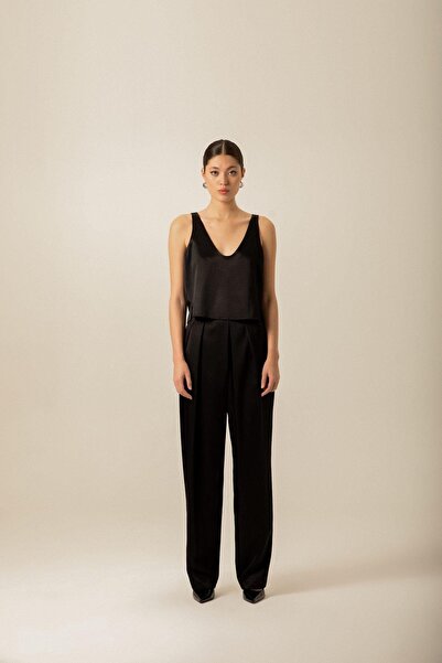 rue Σατέν μαύρη μπλούζα με λαιμόκοψη