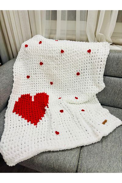 Meltem's Red Heart Motif? White Blanket