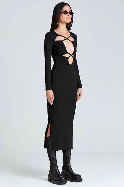 World Fashion Trends WFT1661 Rochie neagră decoltată cu fante pe laterale