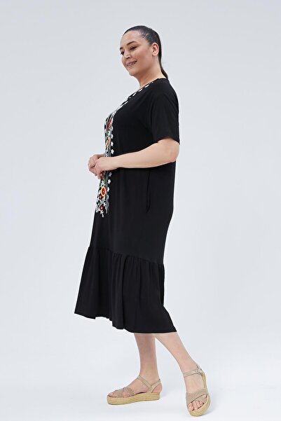 Ebsumu Kadın Büyük Beden Önü Renkli Çiçek Nakışlı Pileli Uzun Siyah Elbise