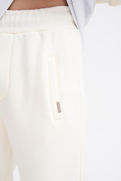 Machinist Regular Leg and Elastic Waist Sweatpants Ecru