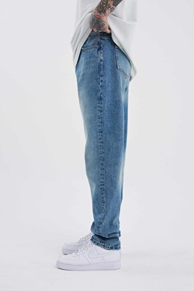 Machinist Men's Blue Jeans - Old Still Model