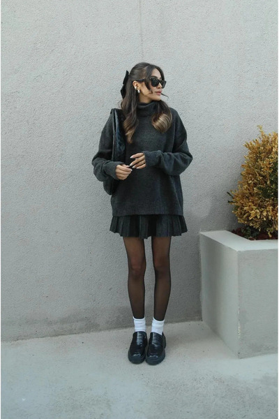 candybia Turtleneck Anthracite Knitwear Sweater and Pleated Mini Skirt Set