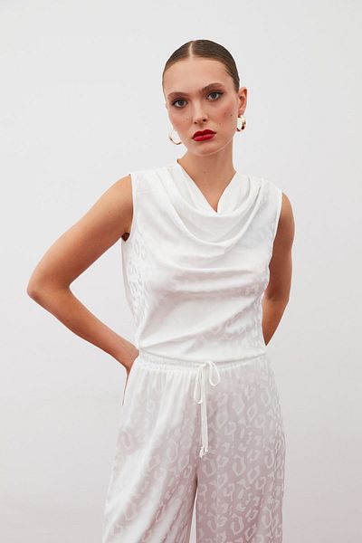 Sateen Ecru Color Degaje Collar Tank Top