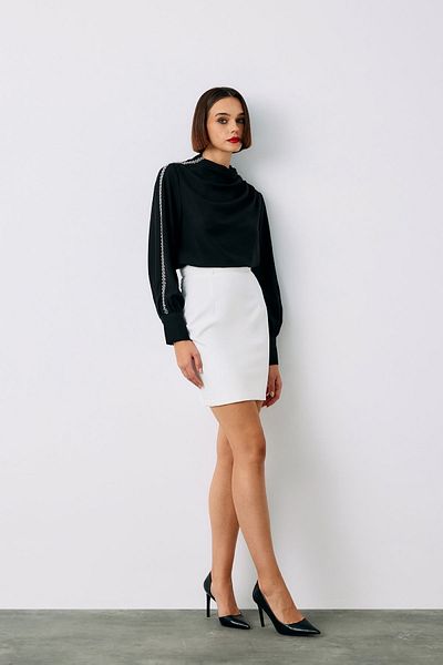 Sateen بلوزة سوداء - مع إكسسوارات الكتف